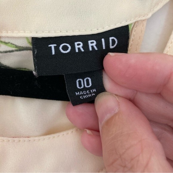 Torrid women’s Hi Lo IVORY FLORAL GEORGETTE GODDESS TUNIC TANK Plus Size 00 - Picture 5 of 12
